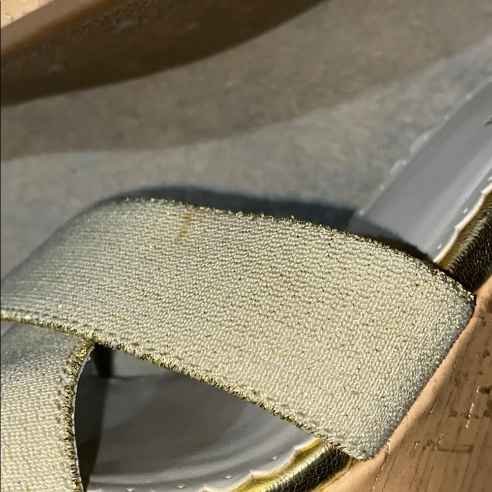 NWOT Isaac Mizhari for Target Gold Cork Wedges ToeStrap sz 7
